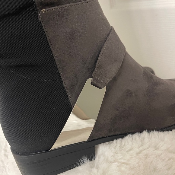 Lane Bryant Women’s Over the Knee Boot w/ Metal Ornament Charcoal Gray 10W NWT - Picture 6 of 9